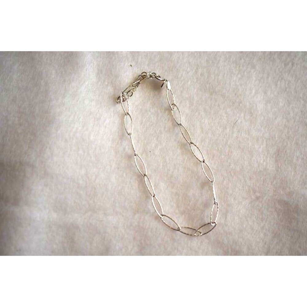 Amberta-made in England 925 sterling delicate oval chain spring clasp Bracelet